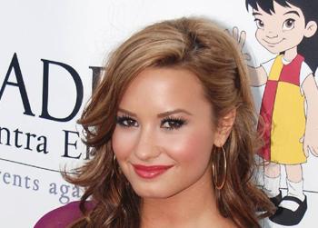 //contra_el_cancers__wenn