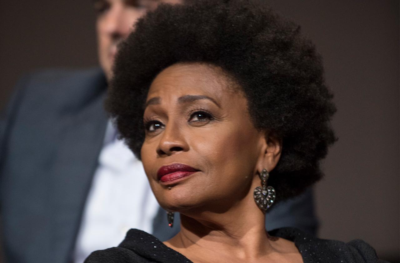 Jenifer Lewis Writes Of Bipolar Disorder And Sex Addiction