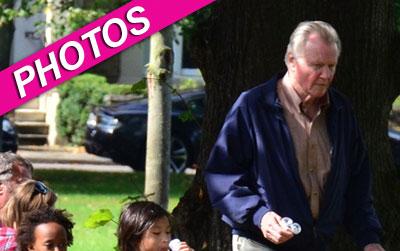 //jon voight jolie pitt kids xposure