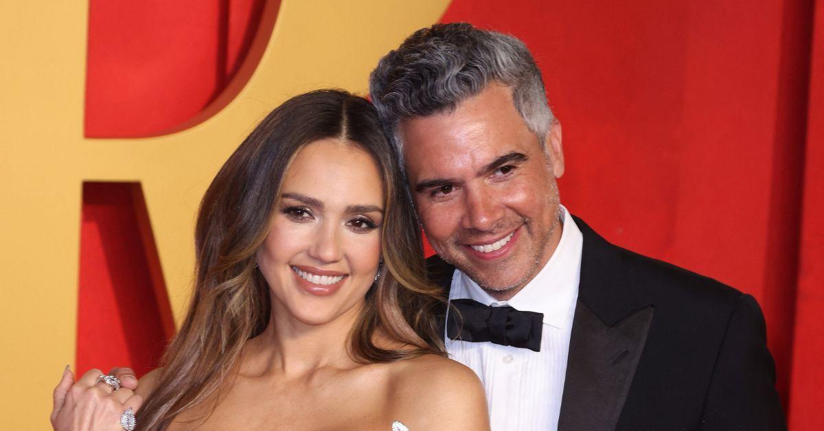 jessica albas inner circle massivel relieved over her split from cash warren