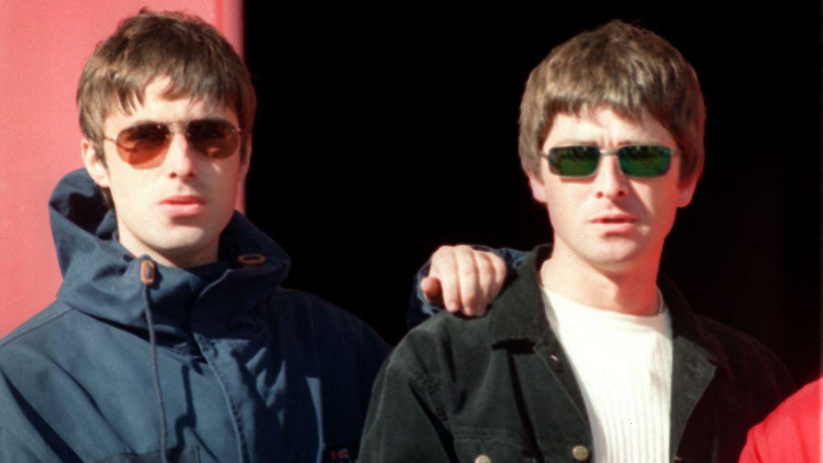 Photo of Noel and Liam Gallagher