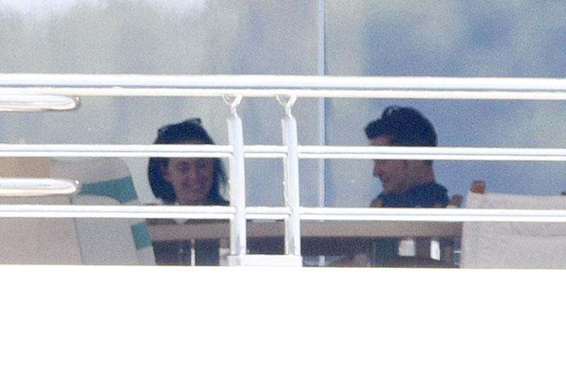 //Katy Perry Orlando Bloom Cheating Kissing Yacht