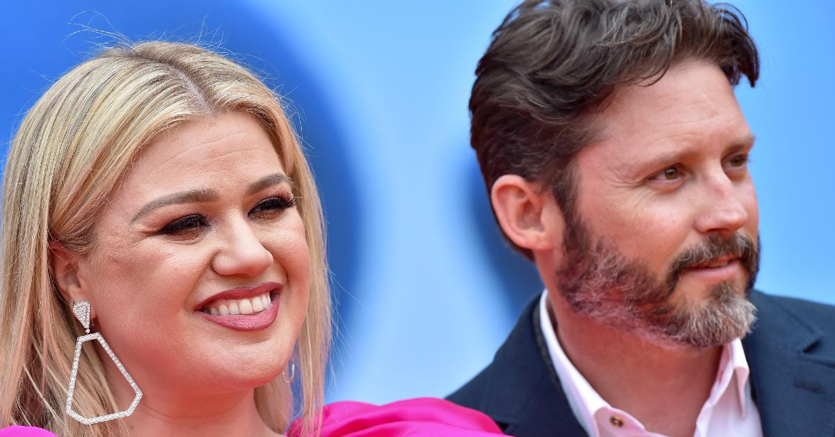 kelly clarkson ordered to pay  pp