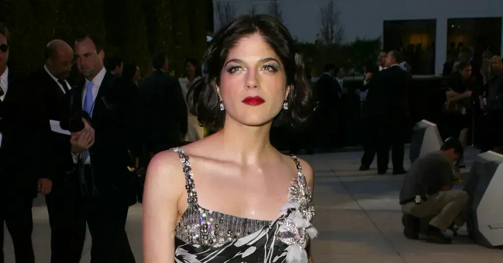 Selma Blair Recalls Being Kicked Off Plane Over Drunken Outburst
