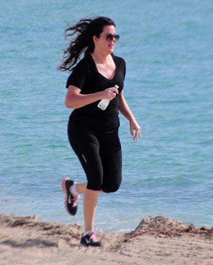 //kourtney khloe kardashian beach workout _ _