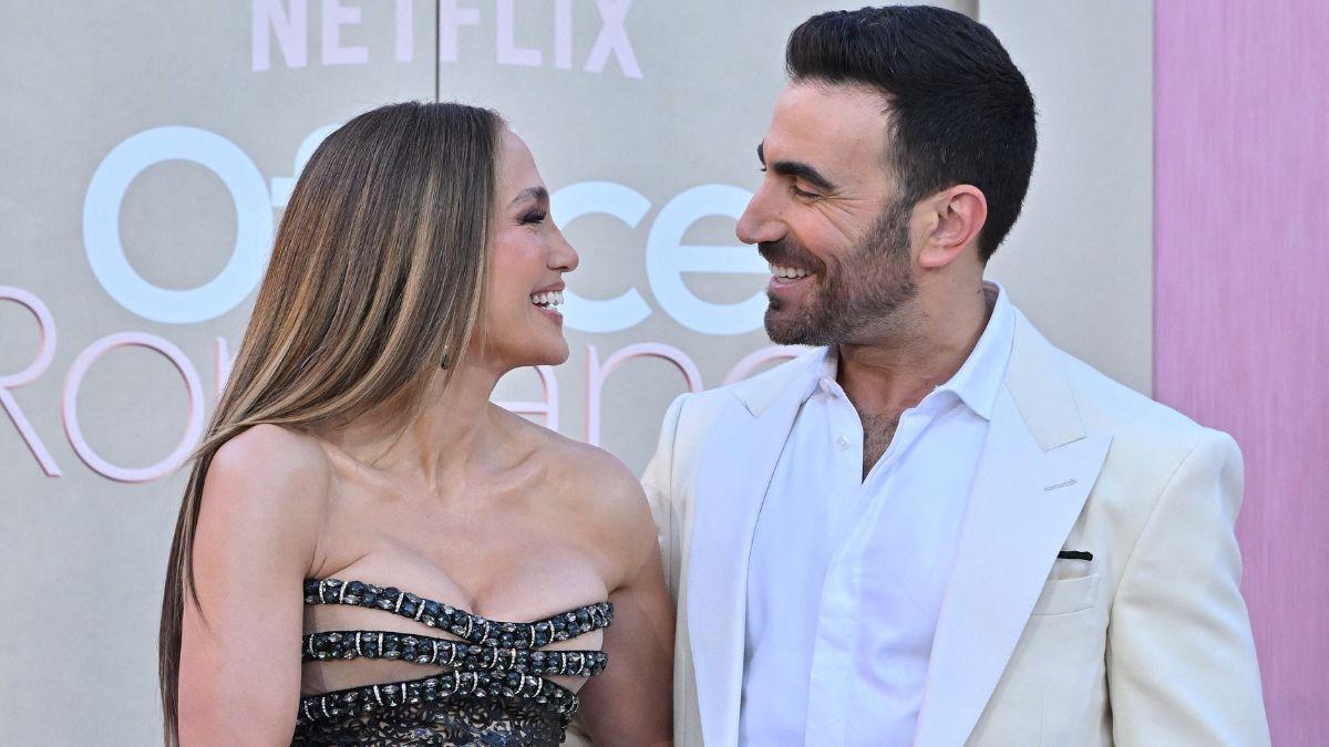 Photo of Jennifer Lopez and Brett Goldstein