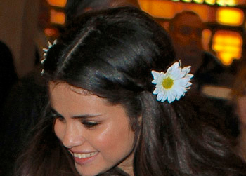 //selena gomez mystery man splash