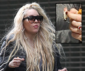 //amanda bynes new york cigarette