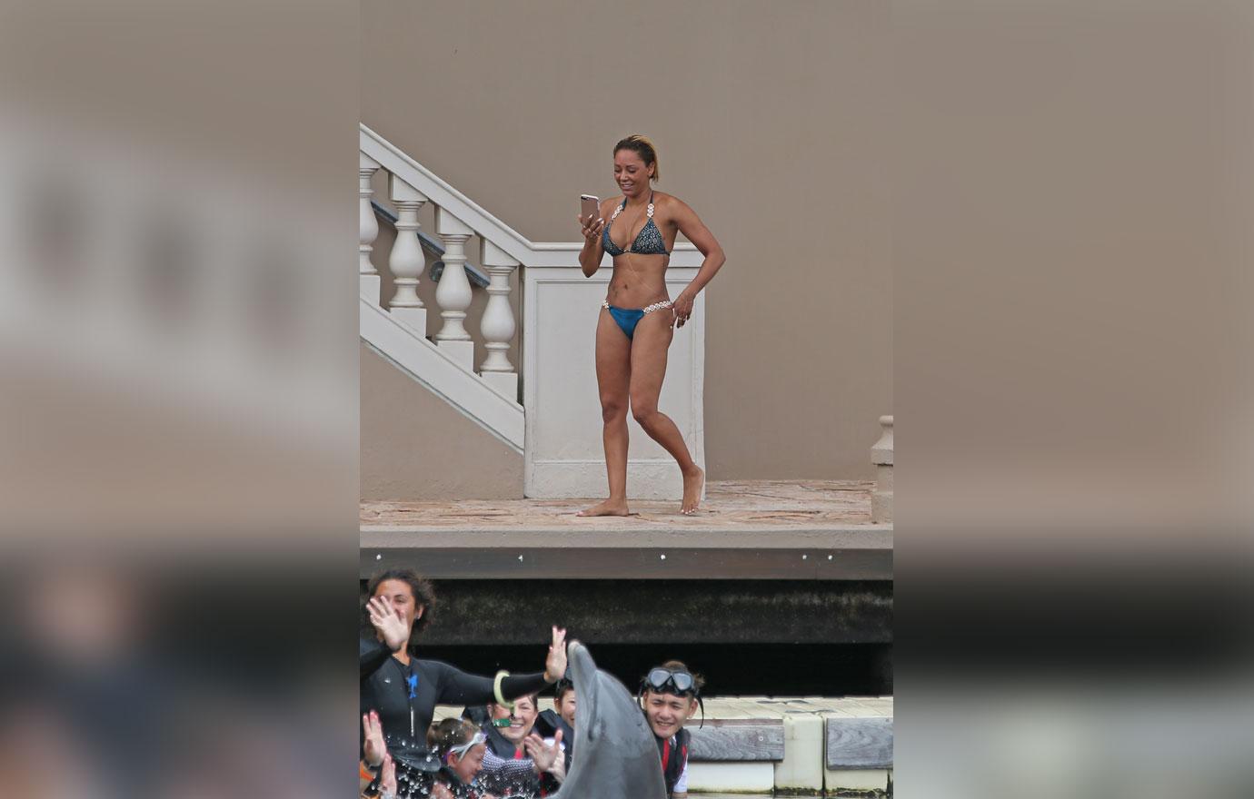 Mel B abs bikini body