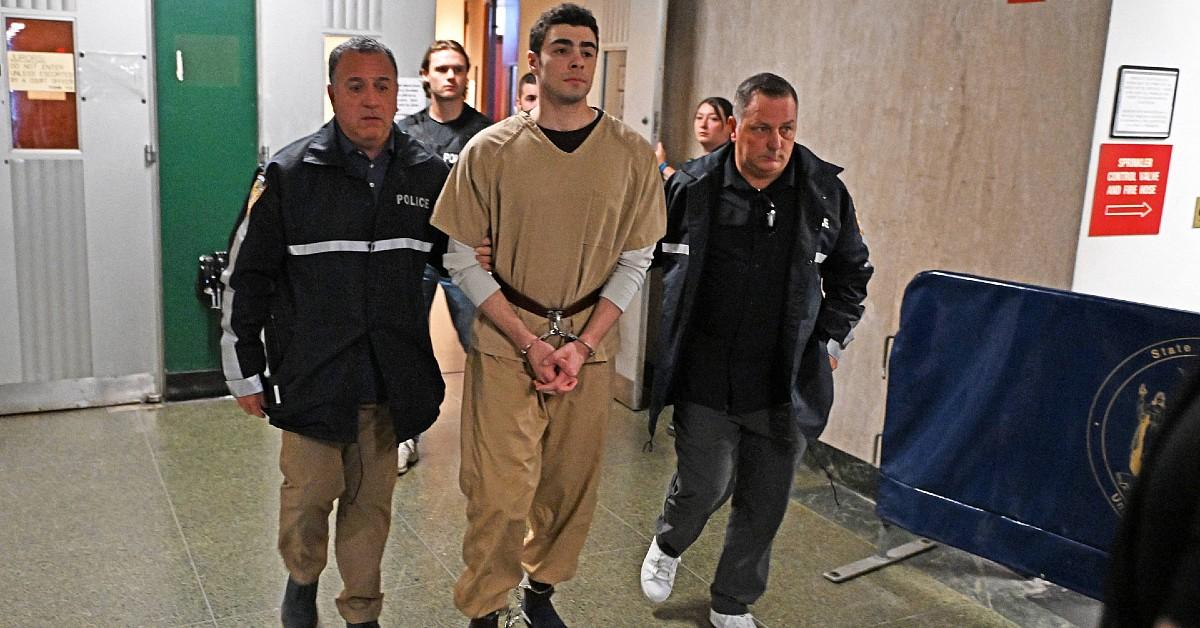 luigi mangione arrives in court