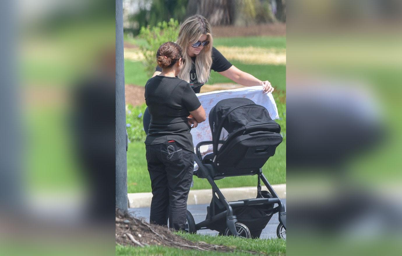 //khloe kardashian daughter true first photos