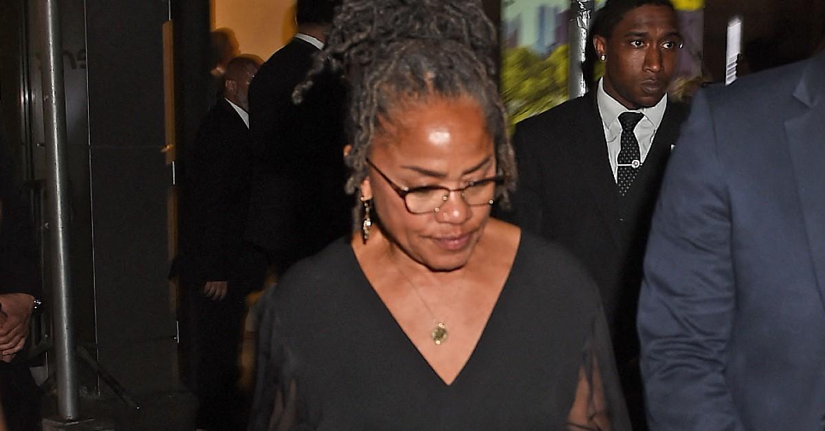 meghan markle deserted by mom doria ragland duchess begging do not leave