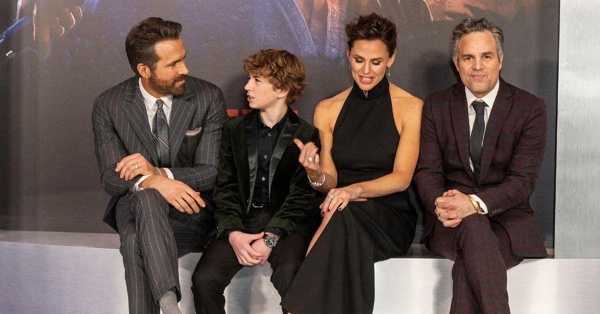 Photo of Ryan Reynolds and Mark Ruffalo