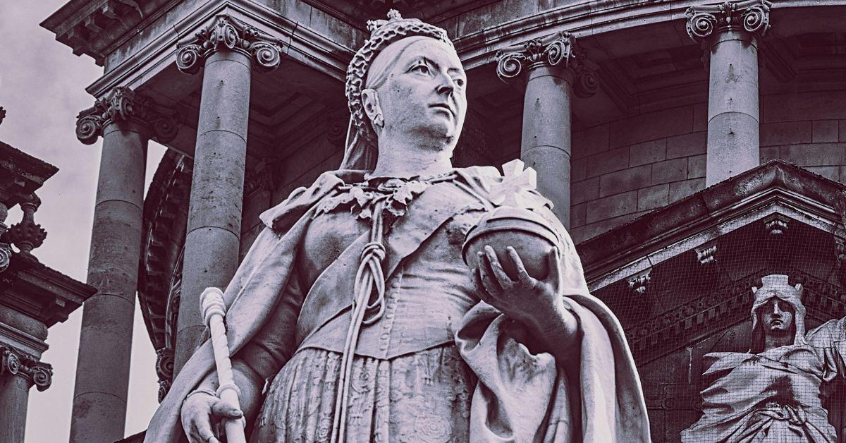 Photo of Queen Victoria statue