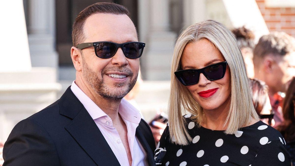 Photo of Jenny McCarthy and Donnie Wahlberg