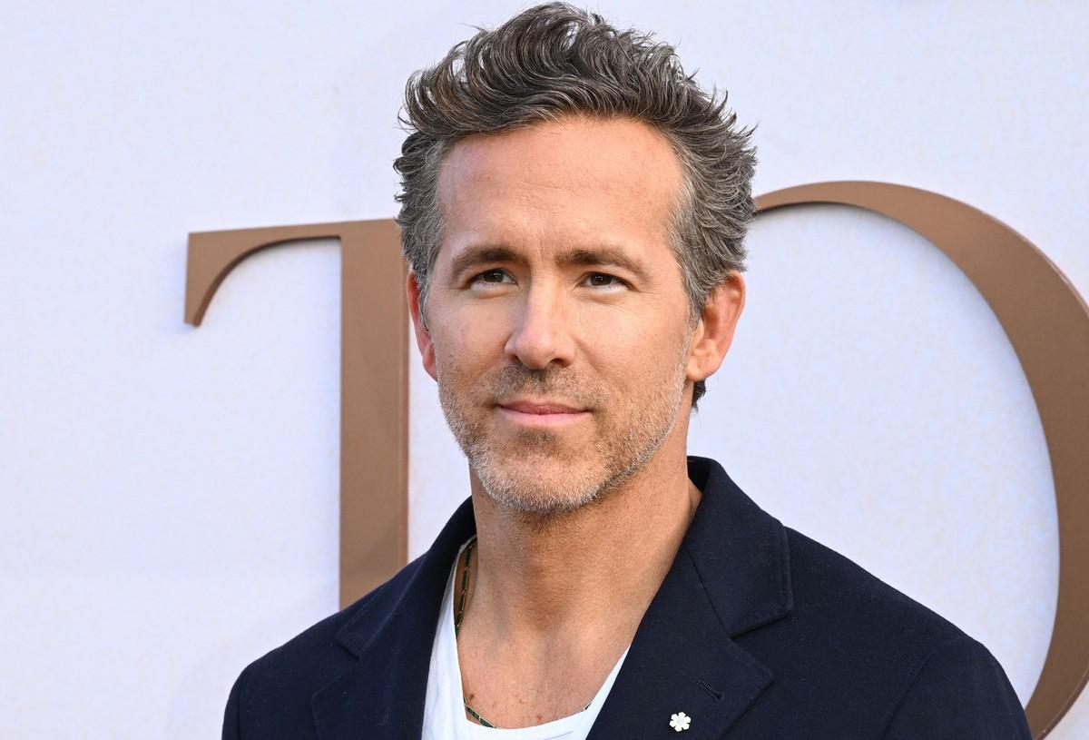 Ryan Reynolds turned his 'Deadpool' movies into global hits without relying on longtime collaborators, according to a source.