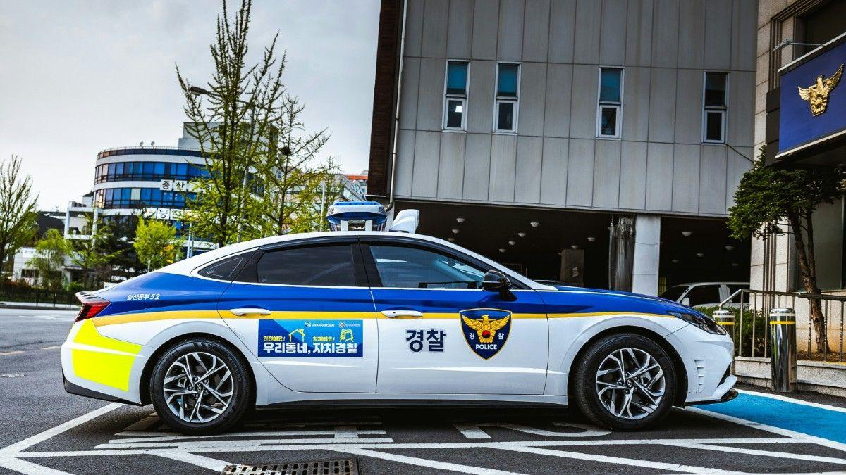 korean police car.