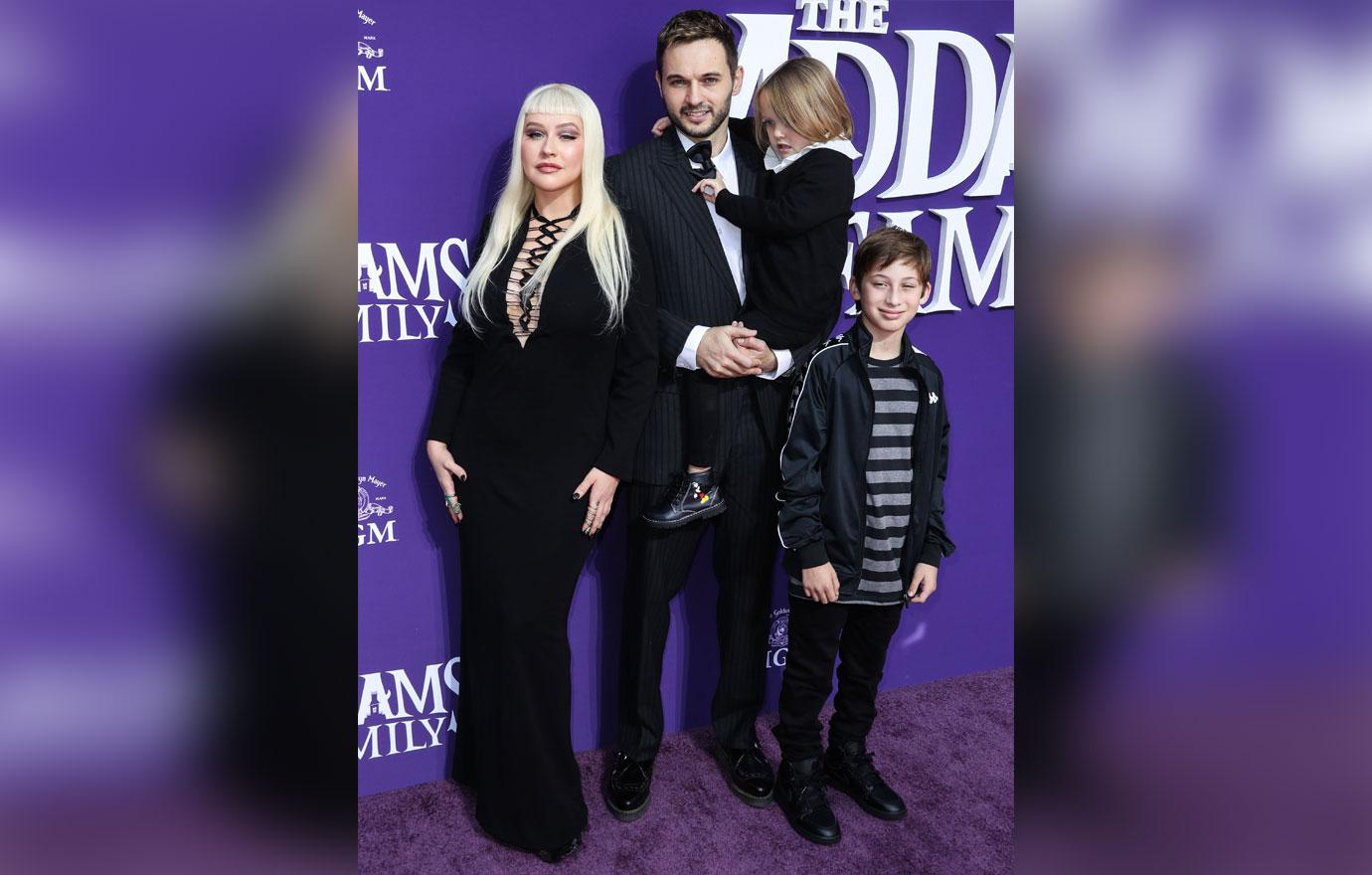 Christina Aguilera Is Unrecognizable With Boyfriend & Kids