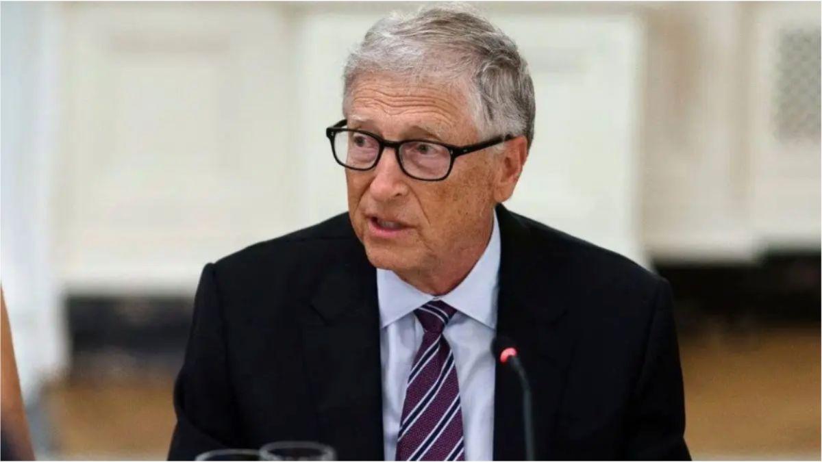 Addressing lawmakers, Gates said he should never have met Epstein in the first place.