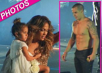 //jennifer lopez casper kids stage