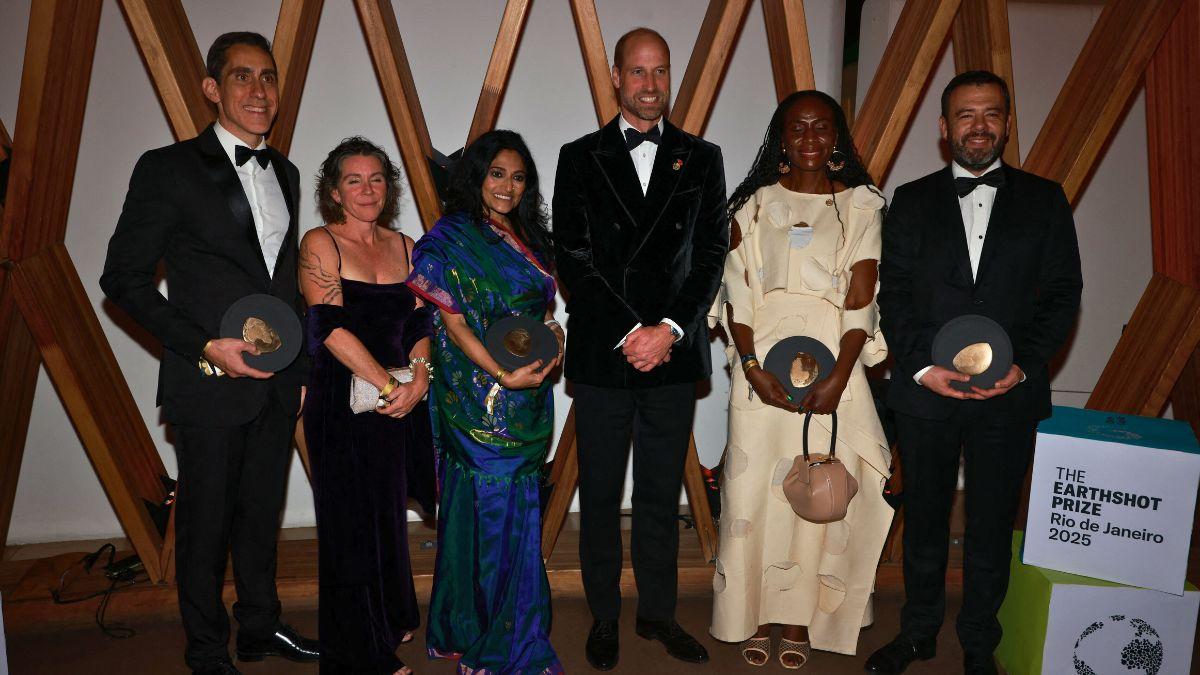 Photo of Prince William with the winners at the fifth annual Earthshot Prize Awards Ceremony 