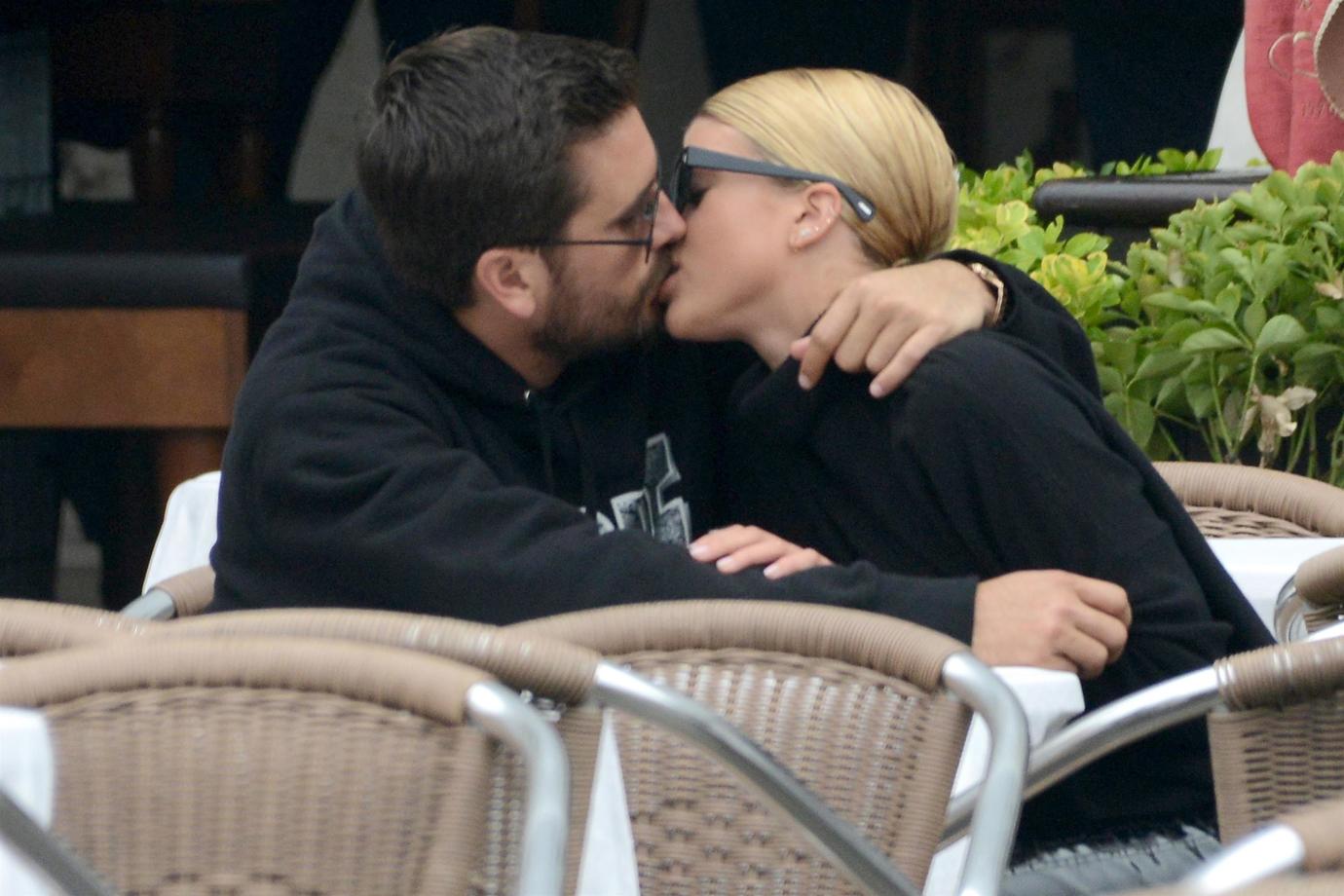 Scott Disick Sofia Richie Kissing Venice