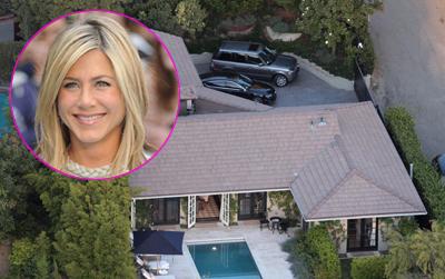 //jennifer aniston house splashnews wenn