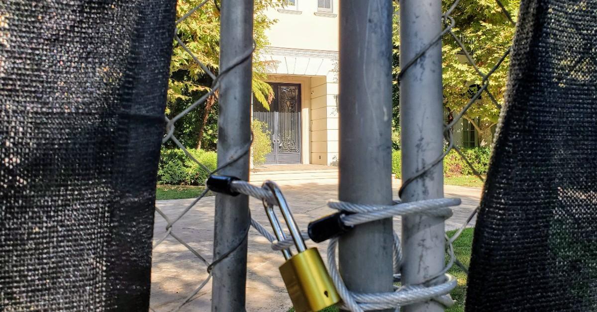 Menendez Brothers Murder House Photos | ZiFM Stereo