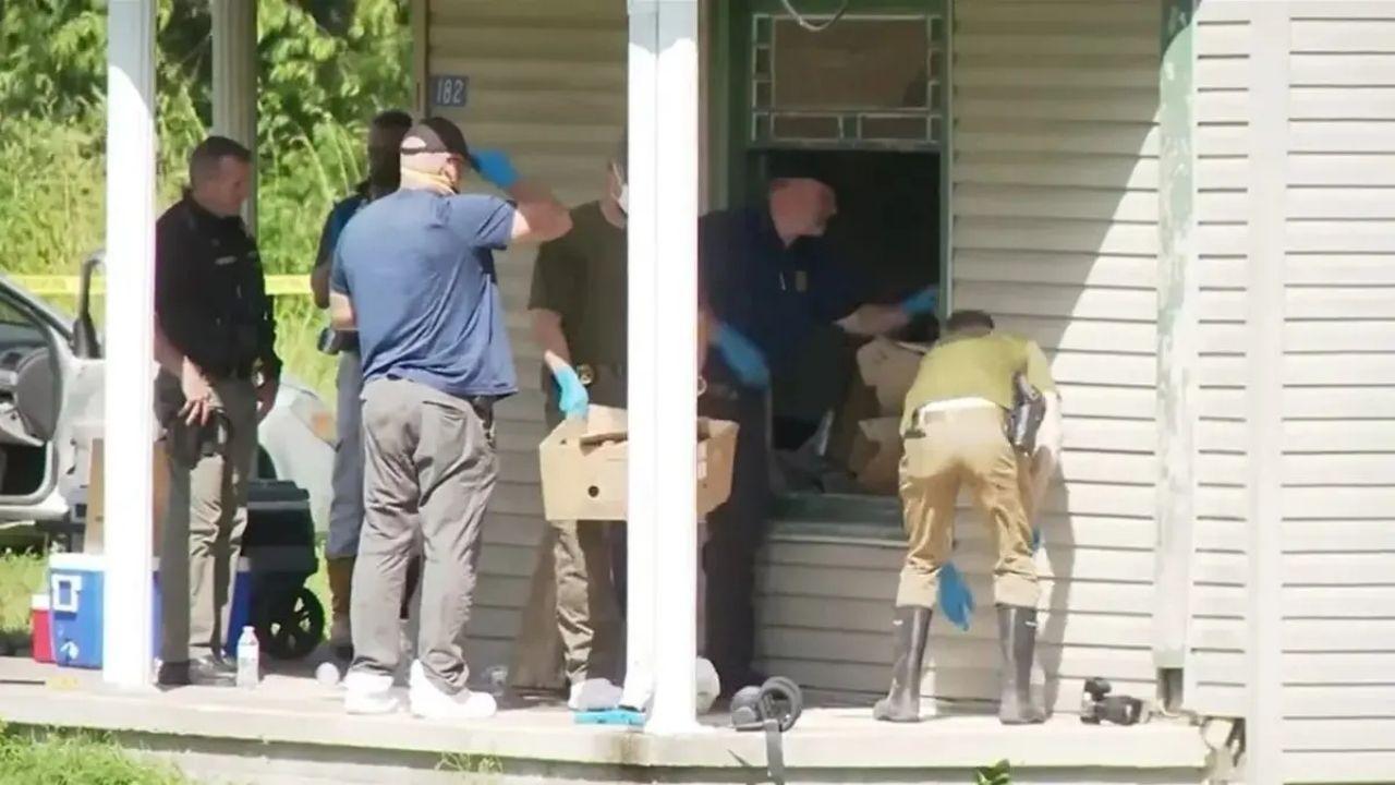 Photo of Siders house and police authorities.