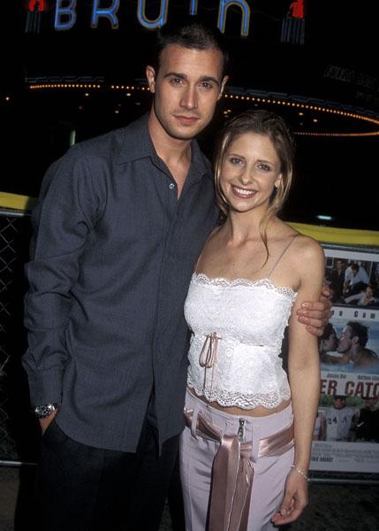 //sarah michelle gellar freddie prinze jr guess who celebrity mansion