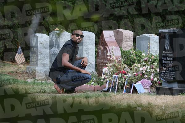 //bobbi kristina brown dead nick gordon grave collapse