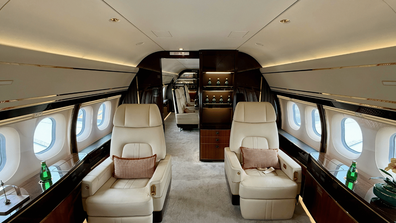 Private luxury jets