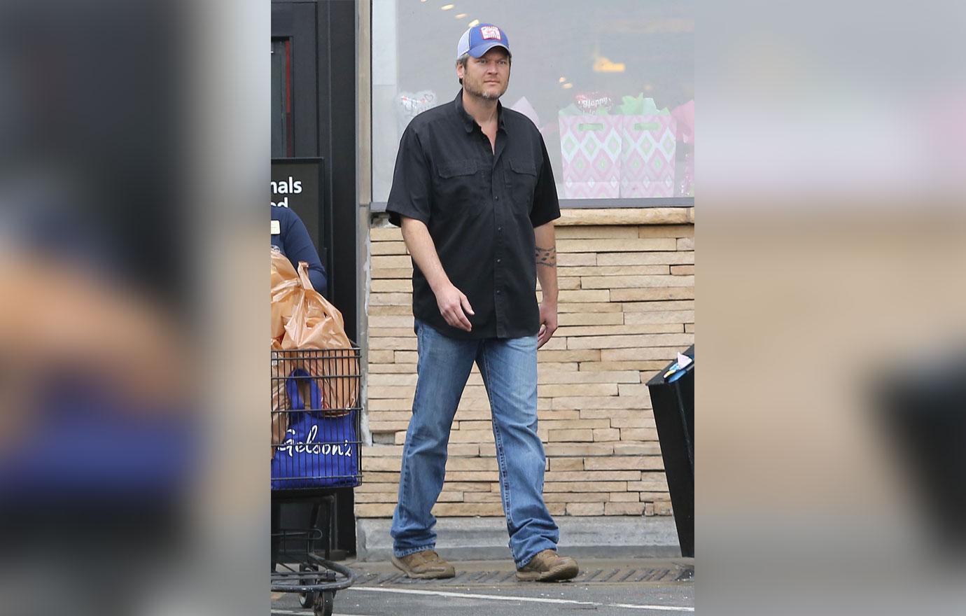 Blake Shelton Gwen Stefani Back Together Wedding Plans Shopping Pics