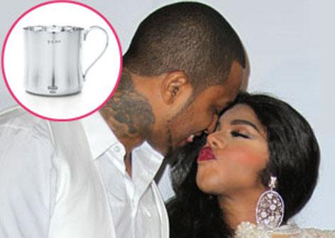 //pregnant lil kim asking fans to buy her baby gifts square