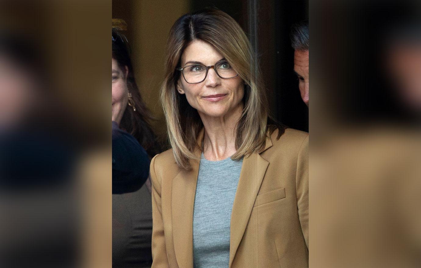 Lori Loughlin Looks Nervous Frail In Court Amid College Admissions Scandal