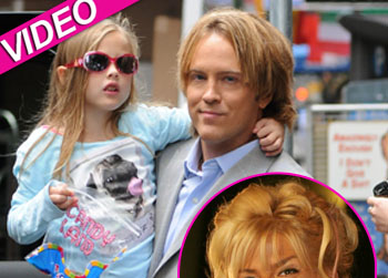 //larry dannielynn birkhead mom inf