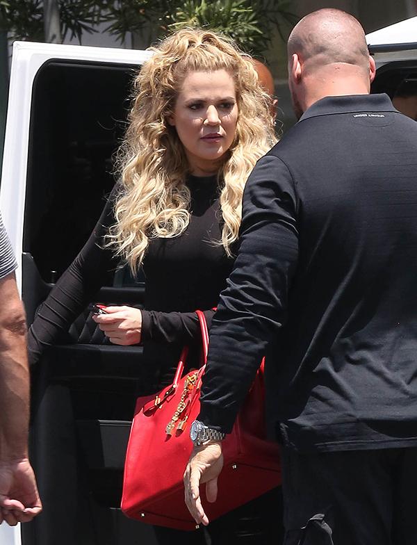 //khloe kardashian curly blonde hair first time jamie songothai death