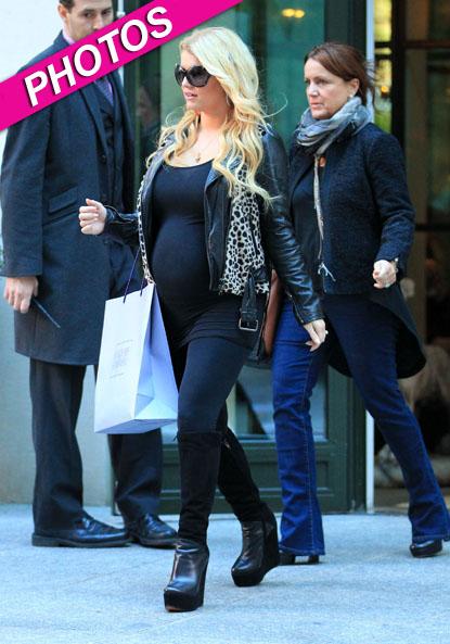 Jessica Simpson Shows Off Her Huge Baby Bump In Skintight Shirt