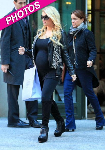 Jessica Simpson Jokes About Baby Bump as She Nears End of