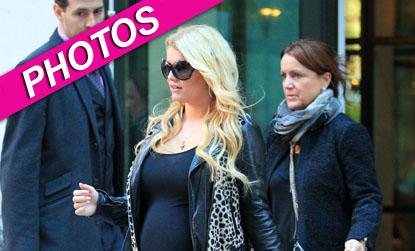 //jessica simpson baby bump_
