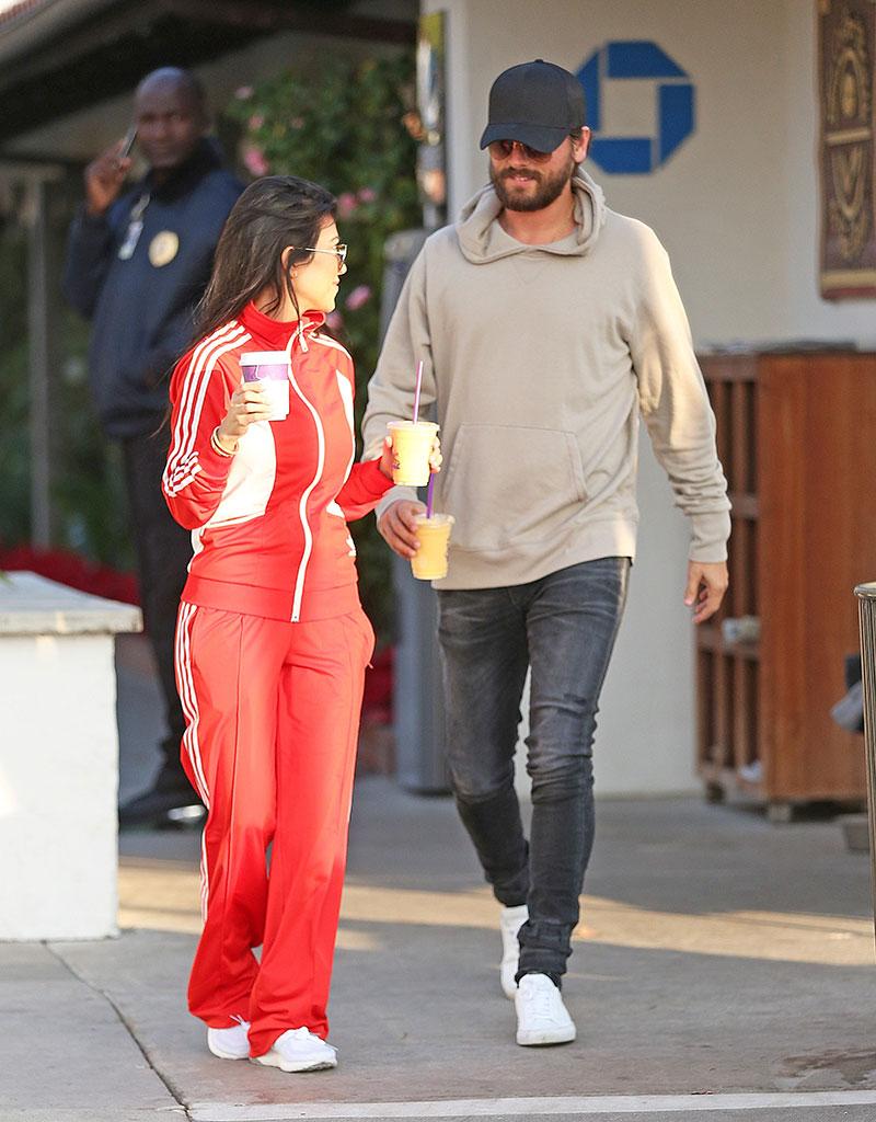 //kourtney kardashian scott disick together pregnant