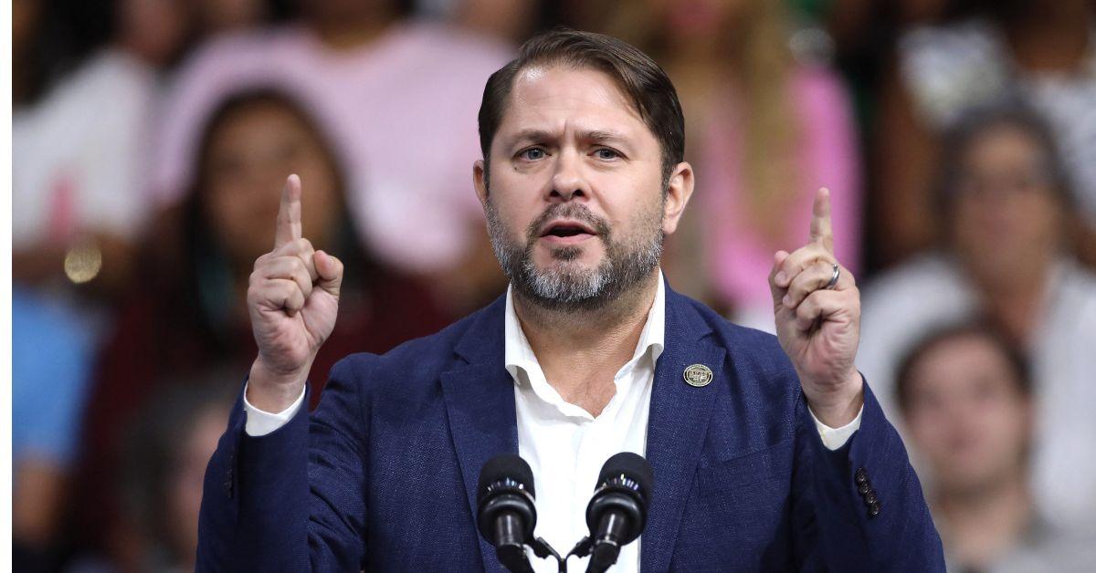 Photo of Ruben Gallego