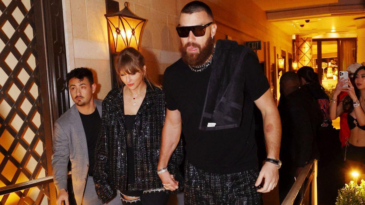 A photo of Taylor Swift and Travis Kelce