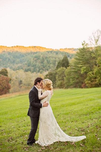 //kelly clarkson marries brandon blackstock