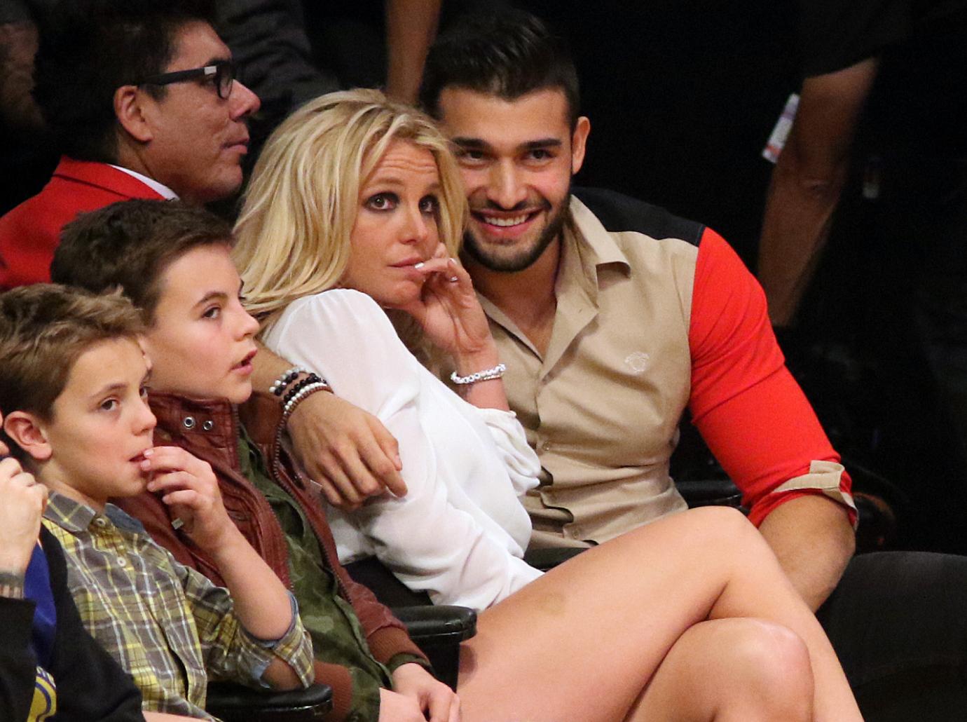 britney spears sam gallery pic