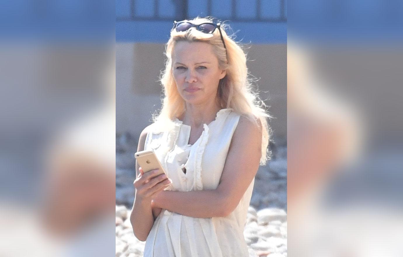 Pamela Anderson Unrecognizable Face St Tropez Pics