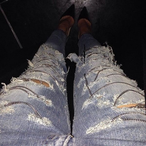 Kim Kardashian showing off her slim legs and high fashion jeans in a new pic she shared. She says