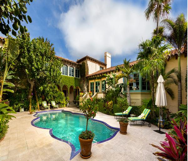 Ivana Move! Donald Trump’s ExWife Sells Extravagant Palm Beach Home
