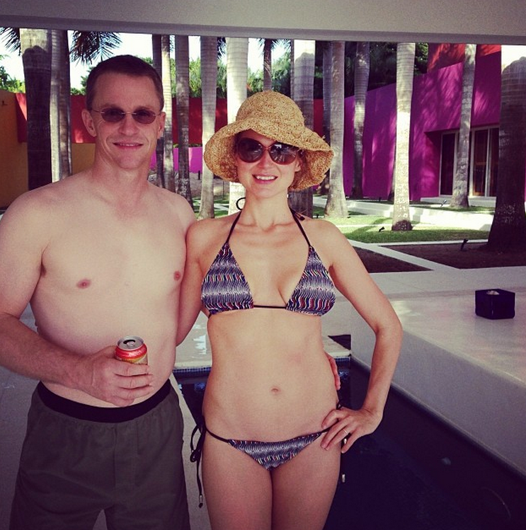 What Divorce Jewel Strips Down To A Tiny Bikini On Vacation With