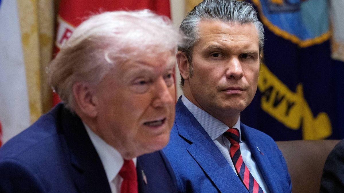 Photo of Donald Trump, Pete Hegseth
